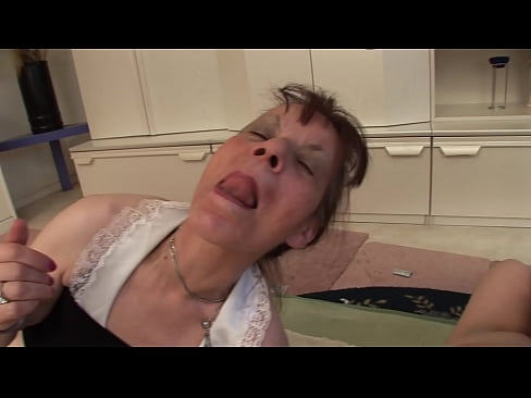 ❤️ Twee oumas en een oupa het 'n drietal ️ Harde pornografie op af.serviporno.ru