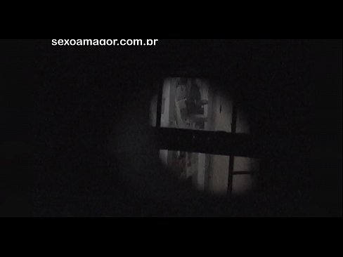 ❤️ Blondie word in die geheim video-opgeneem deur 'n buurtvoyeur wat agter hol bakstene versteek is ️ Harde pornografie op af.serviporno.ru